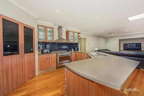 Property photo of 8 Kooyong Court Taylors Hill VIC 3037