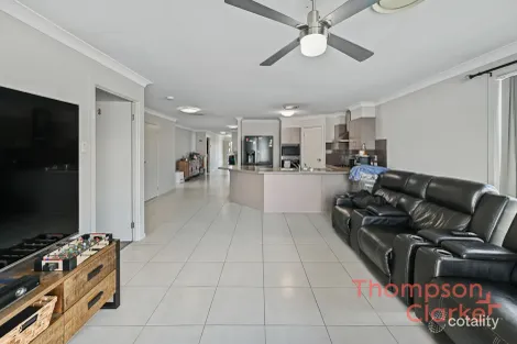Property photo of 15 Strutt Crescent Metford NSW 2323