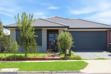 77 Barrabool Bvd, Mambourin, VIC 3024