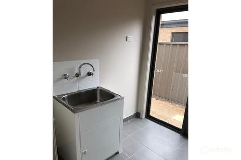 Property photo of 11 Amethyst Road Cobblebank VIC 3338