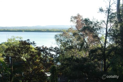 33 Coast Rd, Macleay Island, QLD 4184