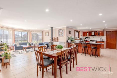 Property photo of 5 Piggott Place Blayney NSW 2799