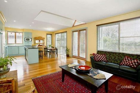 Property photo of 4 Ballinamona Street Fairfield VIC 3078