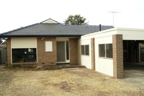 Property photo of 17 Lawson Road Melton South VIC 3338