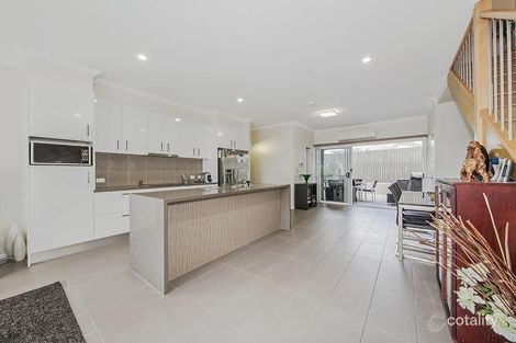 Property photo of 2/53 Raby Road Coorparoo QLD 4151