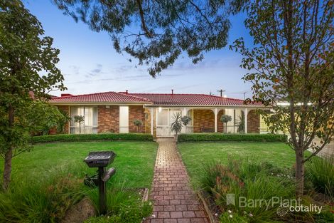 Property photo of 8 Larter Court Bundoora VIC 3083