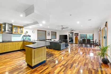 Property photo of 8 Larter Court Bundoora VIC 3083