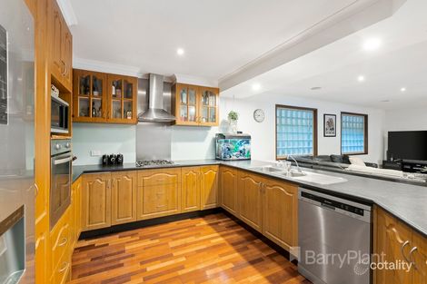 Property photo of 8 Larter Court Bundoora VIC 3083