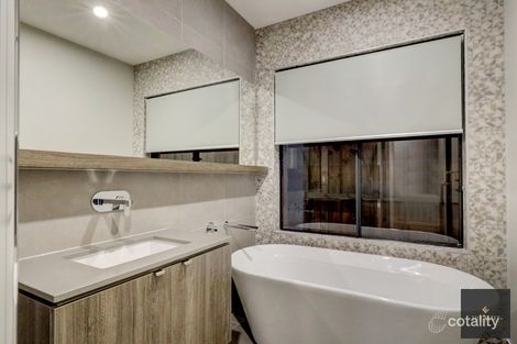 12 Lagoon Dr, Aintree, VIC 3336