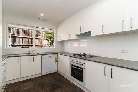 Property photo of 2 Varcoe Court Frankston VIC 3199