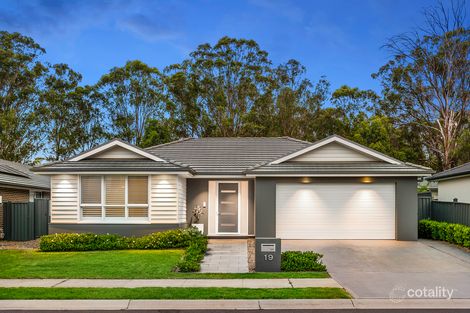 Property photo of 19 Howard Loop Oran Park NSW 2570