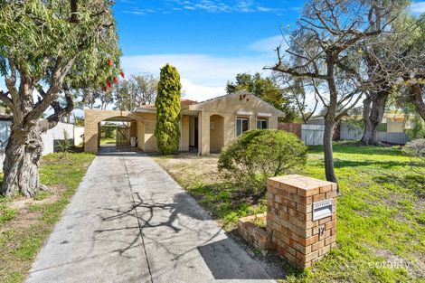 17 Nelligan Ave, Girrawheen, WA 6064