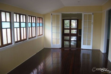 Property photo of 73 Mountjoy Terrace Wynnum QLD 4178