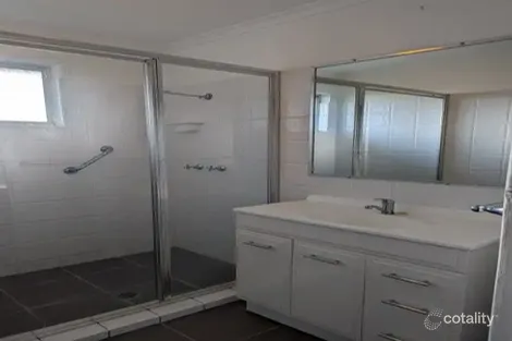 Property photo of 2/327 Hume Street South Toowoomba QLD 4350