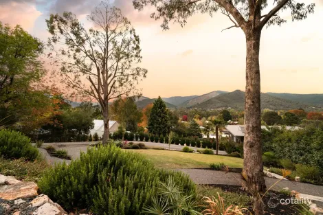 18 Blue Hills Rise, Bright, VIC 3741