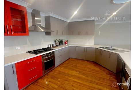 Property photo of 18 Yanko Crescent Bourkelands NSW 2650