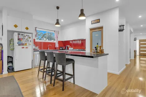 Property photo of 31 Linfield Parade Wollert VIC 3750