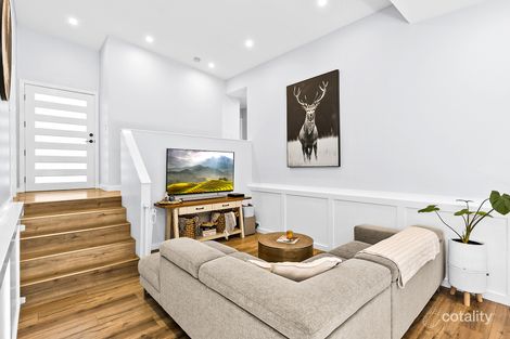Property photo of 4/3 Hingston Close Lake Heights NSW 2502
