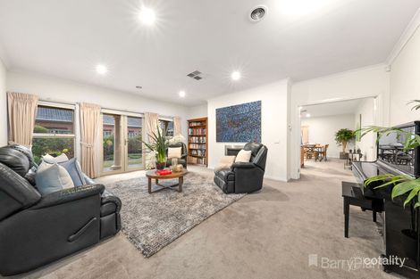 Property photo of 2 Banjo Paterson Drive Pakenham VIC 3810