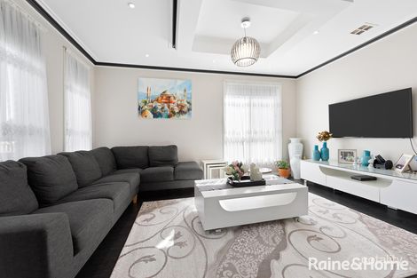 Property photo of 10 Osprey Place Craigieburn VIC 3064