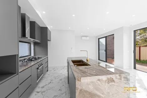 Property photo of 19 Compton Parade Sunshine North VIC 3020
