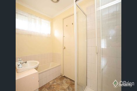 Property photo of 4 Lighthorse Crescent Narre Warren South VIC 3805