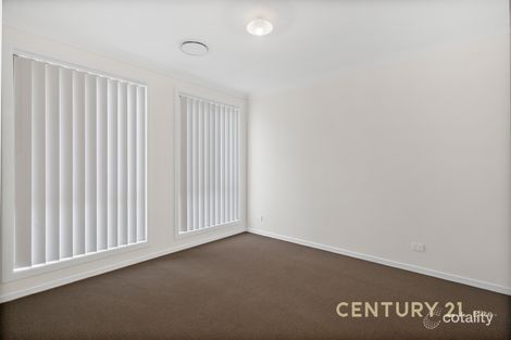 Property photo of 7 Cardew Crescent Bradbury NSW 2560