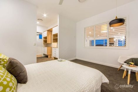 Property photo of 232 Stratton Terrace Manly QLD 4179