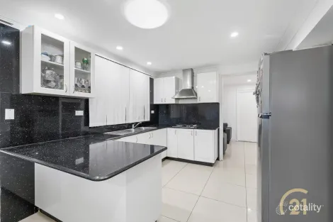Property photo of 5 Sindel Close Bonnyrigg NSW 2177