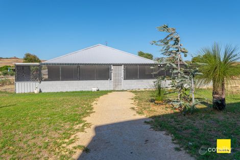 Property photo of Hakea Court Nilgen WA 6044