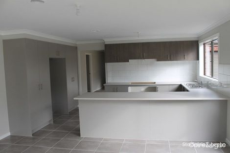 Property photo of 40 Bronzewing Street Pakenham VIC 3810