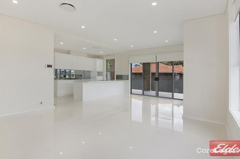 Property photo of 1/55 Greenmeadows Crescent Toongabbie NSW 2146