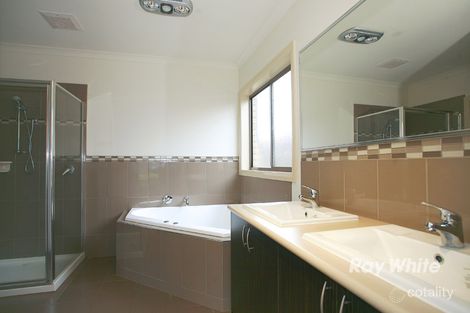 Property photo of 67 Nature Circuit Cranbourne North VIC 3977