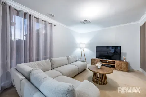 Property photo of 21 Cypress Point Retreat Connolly WA 6027