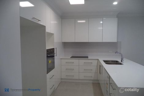 Property photo of 2/9 Cranley Street South Toowoomba QLD 4350