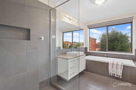 Property photo of 19 Rutherglen Crescent Gowanbrae VIC 3043