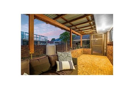 Property photo of 1 Lambeth Place Macgregor QLD 4109