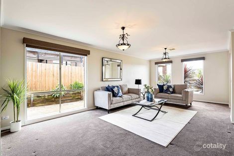 Property photo of 11 Oakleaf Place Narre Warren South VIC 3805