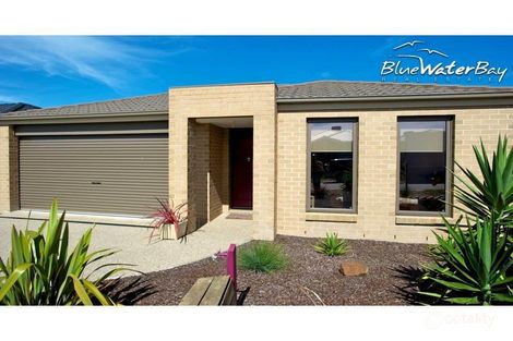 8 Elspeth Cct, Mount Martha, VIC 3934