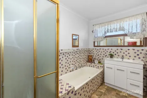 Property photo of 3 Fay Court Noble Park VIC 3174