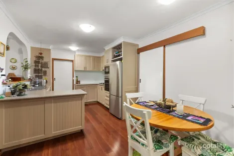 Property photo of 3 Fay Court Noble Park VIC 3174