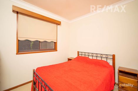 Property photo of 30 Undurra Drive Glenfield Park NSW 2650