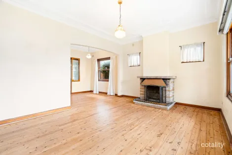 Property photo of 32 Read Street Blakehurst NSW 2221