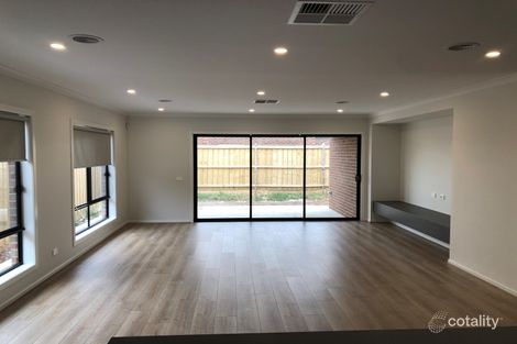 Property photo of 60 Cinnamara Circuit Tarneit VIC 3029