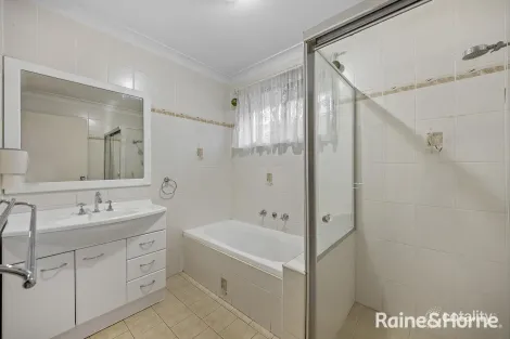 Property photo of 15 Fluorite Place Eagle Vale NSW 2558