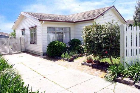 Property photo of 41 Dearing Avenue Cranbourne VIC 3977