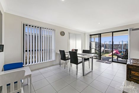 Property photo of 5 Yorkshire Road Park Ridge QLD 4125