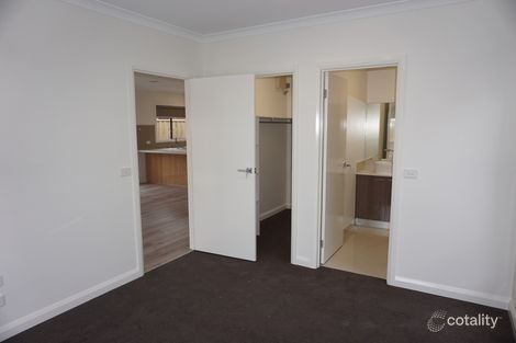 Property photo of 19 Darsham Crescent Point Cook VIC 3030