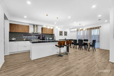 Property photo of 122 Silverwattle Drive Lyndhurst VIC 3975