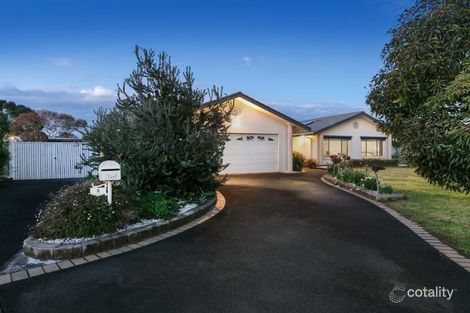 2 Beldarry Ct, Mount Martha, VIC 3934
